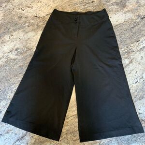 Black Hi Waist Flare Wide Leg Capris Size 9